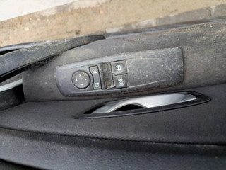 блок управления стеклоподъемниками Renault Megane 3 поколение (2008 - 2014), купе