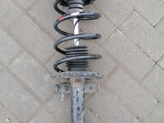 стойка передняя правая Renault Megane 2 поколение (2002 - 2006), 1.9 л., дизель