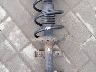 стойка передняя правая Renault Clio 3 поколение (2005 - 2009), 1.5 л., дизель