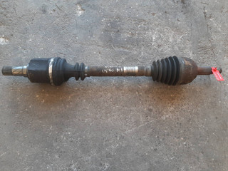 полуось передняя левая (приводной вал, ШРУС) Renault Scenic 2 поколение (2003 - 2006), 1.9 л., дизель, 8200198016
