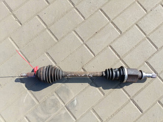 полуось передняя левая (приводной вал, ШРУС) Renault Megane 2 поколение (2002 - 2006), 1.6 л., бензин