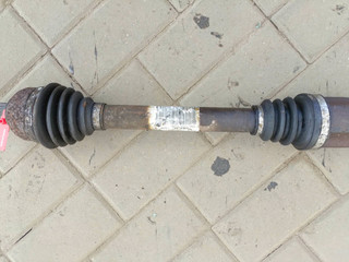 полуось передняя правая (приводной вал, ШРУС) Renault Scenic 2 поколение (2003 - 2006), 1.6 л., бензин, 8200575490