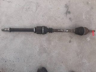 полуось передняя правая (приводной вал, ШРУС) Renault Scenic 2 поколение (2003 - 2006), 1.9 л., дизель, 8200198015