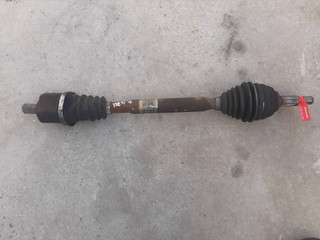 полуось передняя левая (приводной вал, ШРУС) Renault Megane 2 поколение (2002 - 2006), 1.6 л., бензин, АКПП, 8200267040