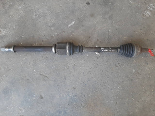 полуось передняя правая (приводной вал, ШРУС) Renault Scenic 2 поколение (2003 - 2006), 1.9 л., дизель, 8200436366