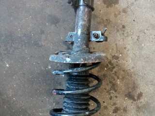 стойка передняя правая Renault Laguna 3 поколение (2007 - 2012)