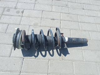 стойка передняя левая Renault Scenic 2 поколение (2003 - 2006)