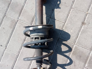 стойка передняя левая Renault Scenic 1 поколение (1996 - 1999), 7700840234