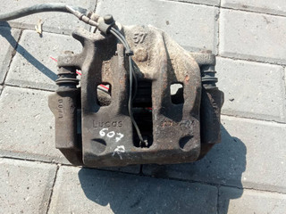 суппорт передний правый Peugeot 607 1 поколение (2000 - 2004)