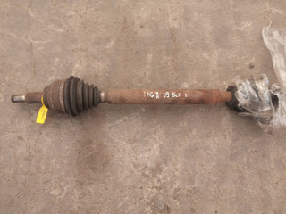 полуось передняя левая (приводной вал, ШРУС) Renault Laguna 2 поколение (2001 - 2005), 1.9 л., дизель