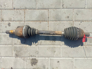 полуось передняя левая (приводной вал, ШРУС) Ford C-Max 1 поколение (2003 - 2007), 1.8 л., бензин, 6G913B437BD