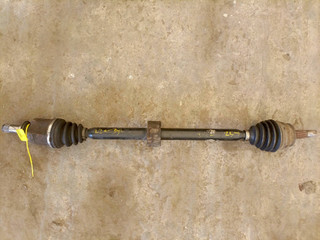 полуось передняя правая (приводной вал, ШРУС) Opel Corsa D (2006 - 2010), 1.3 л., дизель