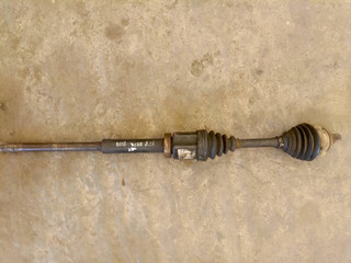 полуось передняя правая (приводной вал, ШРУС) Volvo XC70 1 поколение (1998 - 2000), 2.5 л., бензин