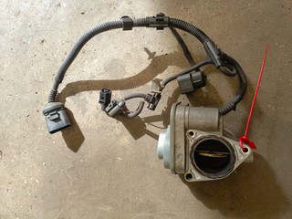 заслонка дроссельная Volkswagen Golf 4 поколение (1997 - 2006), 2.0 л., дизель, 038128063
