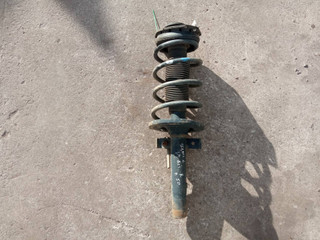 стойка передняя правая Renault Scenic 2 поколение (2003 - 2006), 1.9 л., дизель