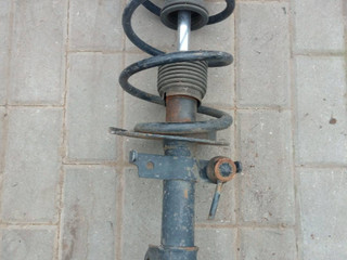 стойка передняя правая Renault Laguna 2 поколение (2001 - 2005)