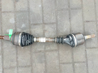 полуось передняя левая (приводной вал, ШРУС) Renault Scenic 2 поколение (2003 - 2006), 2.0 л., дизель, 8200383707