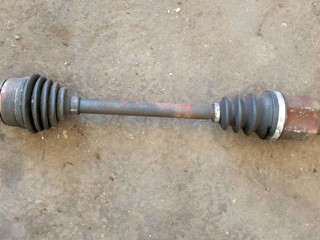 полуось передняя левая (приводной вал, ШРУС) Renault Logan 1 поколение (2004 - 2009), 1.5 л., дизель