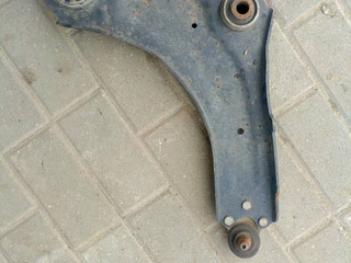 рычаг передний правый Renault Scenic 3 поколение (2009 - 2012)