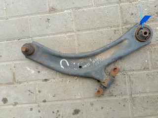 рычаг передний правый Nissan Qashqai 1 поколение (2006 - 2010)