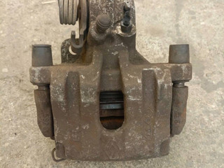 суппорт задний левый Renault Laguna 2 поколение (2001 - 2005)