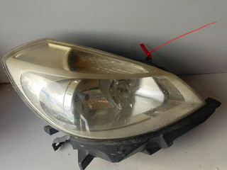 фара правая Renault Clio 3 поколение (2005 - 2009), 8200459823