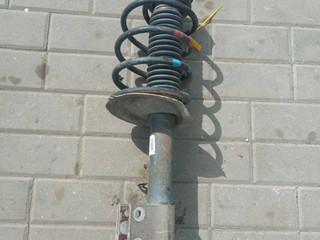 стойка передняя правая Peugeot 307 1 поколение (2001 - 2005), 2.0 л., дизель