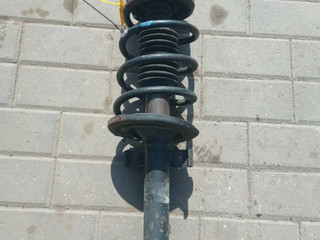 стойка передняя правая Renault Scenic 2 поколение (2003 - 2006)