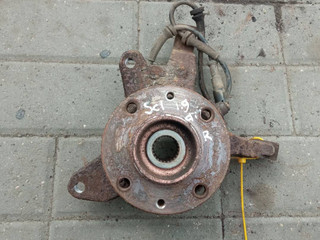 ступица передняя левая Renault Scenic 1 поколение (1996 - 1999), 1.9 л., дизель