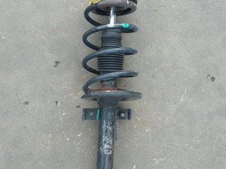 стойка передняя левая Renault Scenic 2 поколение (2003 - 2006)
