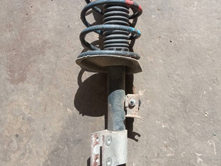 стойка передняя левая Peugeot 307 1 поколение (2001 - 2005), 2.0 л., дизель