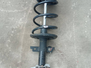 стойка передняя левая Renault Clio 3 поколение (2005 - 2009), 8200183567