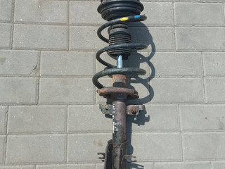 стойка передняя левая Renault Laguna 2 поколение (2001 - 2005), 1.8 л., бензин