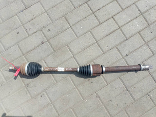 полуось передняя правая (приводной вал, ШРУС) Renault Scenic 3 поколение (2009 - 2012), 1.6 л., дизель, 391001702R
