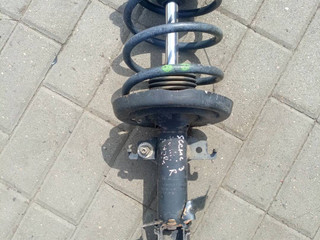 стойка передняя правая Renault Scenic 3 поколение (2009 - 2012), 1.6 л., дизель