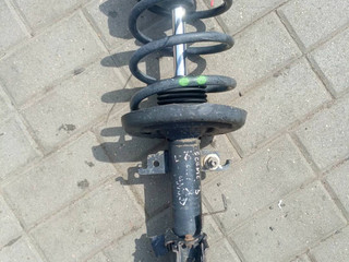 стойка передняя левая Renault Scenic 3 поколение (2009 - 2012), 1.6 л., дизель