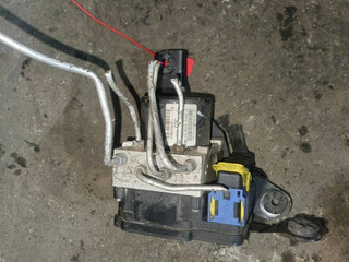 блок ABS Renault Megane 3 поколение (2008 - 2014), 476601563R