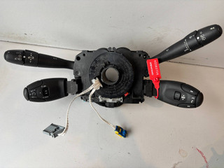 переключатель подрулевой (стрекоза) Peugeot 308 T7 (2007 - 2011), 96643937XT