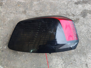 фонарь задний Peugeot 5008 2 поколение (2017 - 2026), 9811028080