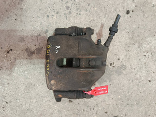 суппорт передний правый Renault Scenic 1 поколение (1996 - 1999), 1.9 л., дизель