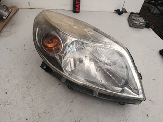 фара правая Renault Sandero 1 поколение (2009 - 2014), 8200733977