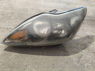 фара левая Ford Focus 2 поколение [рестайлинг] (2007 - 2011), 8M5113W030CE, 8M5113W030