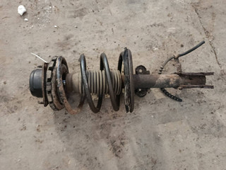 стойка передняя правая Chrysler Voyager 3 поколение (1995 - 2001), 2.5 л., дизель