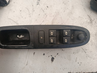блок управления стеклоподъемниками Peugeot 607 1 поколение (2000 - 2004), 9658915877