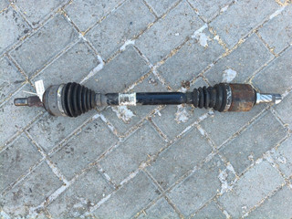 полуось передняя левая (приводной вал, ШРУС) Renault Laguna 3 поколение (2007 - 2012), 1.5 л., дизель, 391016312R