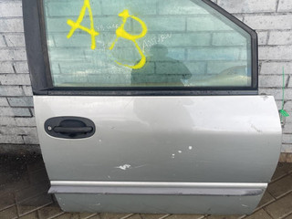 дверь передняя правая Chrysler Voyager 3 поколение (1995 - 2001)