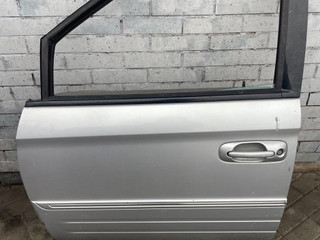 дверь передняя левая Chrysler Voyager 3 поколение (1995 - 2001)