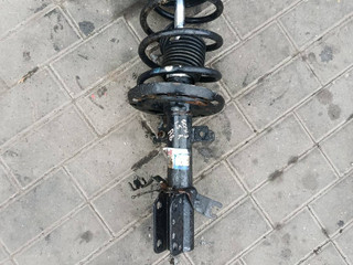 стойка передняя правая Renault Scenic 3 поколение (2009 - 2012), 1.5 л., дизель