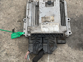 блок управления двигателем Renault Captur 1 поколение (2013 - 2017), 1.5 л., дизель, 0281030973