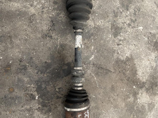 полуось передняя левая (приводной вал, ШРУС) Nissan Qashqai 1 поколение (2006 - 2010), 1.5 л., дизель